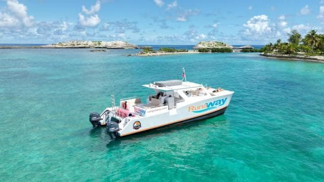 Fajardo: Icacos Power Boat Trip with Snorkel, Lunch & Drinks