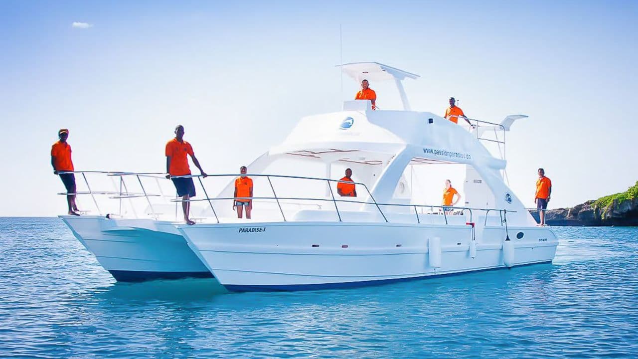 La Romana: Catalina Island Full-Day Snorkeling Tour