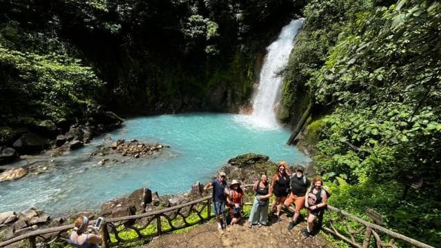La Fortuna: Rio Celeste, Sloths, Coffee & Chocolate Tour