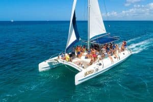Saona Travelers: Full-Day Boat Tour with Buffet Lunch & Drinks 