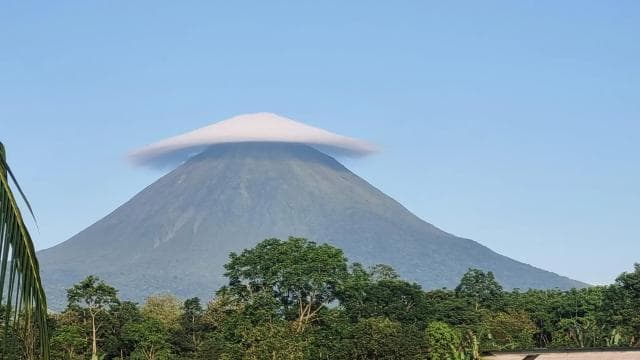 Arenal Volcano: El Silencio Trail Guided Hike
