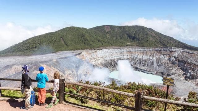 Volcan Poas: Volcan Poas National Park Flora & Fauna Tour