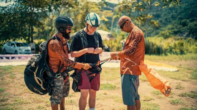 Jaco: 1500ft Tandem Paragliding Flight with Beach Views