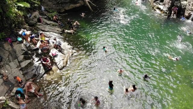 From San Juan: Rainforest Walk, Nature Swim & Luquillo Beach