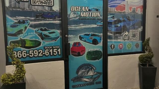 San Juan: WATER JET CAR-Green McLaren Experience