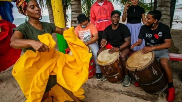 Piñones Local Steet Food & Beach Tour (From San Juan- Loiza)