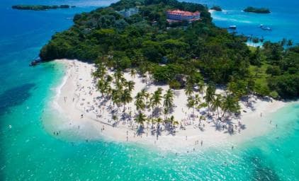 Samaná: Bacardi Island Boat Trip with Guide