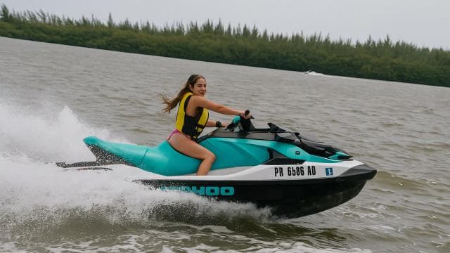 Catano: 1-Hour Jet Ski Rental for Drivers 21+