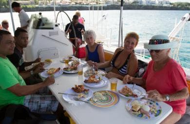 Puerto Plata: Catamaran Snorkeling Trip with Buffet