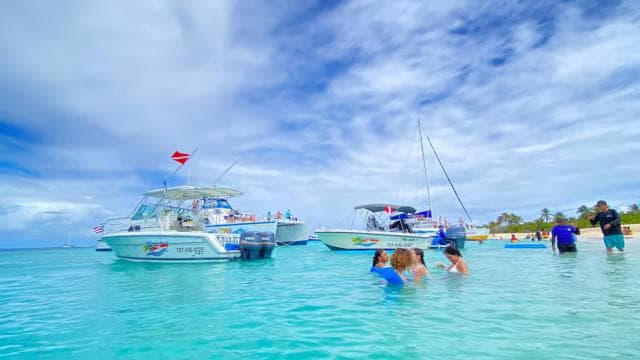 From Fajardo: Snorkeling and Beach Day in Culebra
