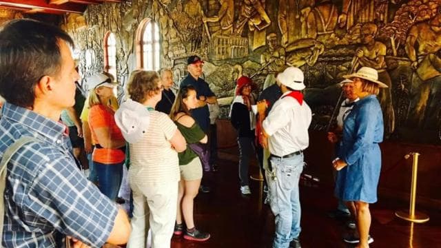 San José: Guided City Bus Tour With Lunch & Welcome Drink