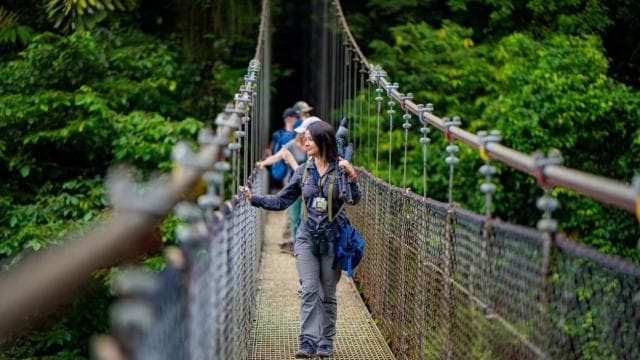 La Fortuna: Hanging Bridges Guided Tour at Mistico Park