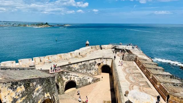San Juan: Old Town Walking Tour and El Morro Fort Entry
