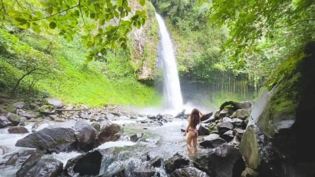 Horseback riding to La Fortuna Waterfall