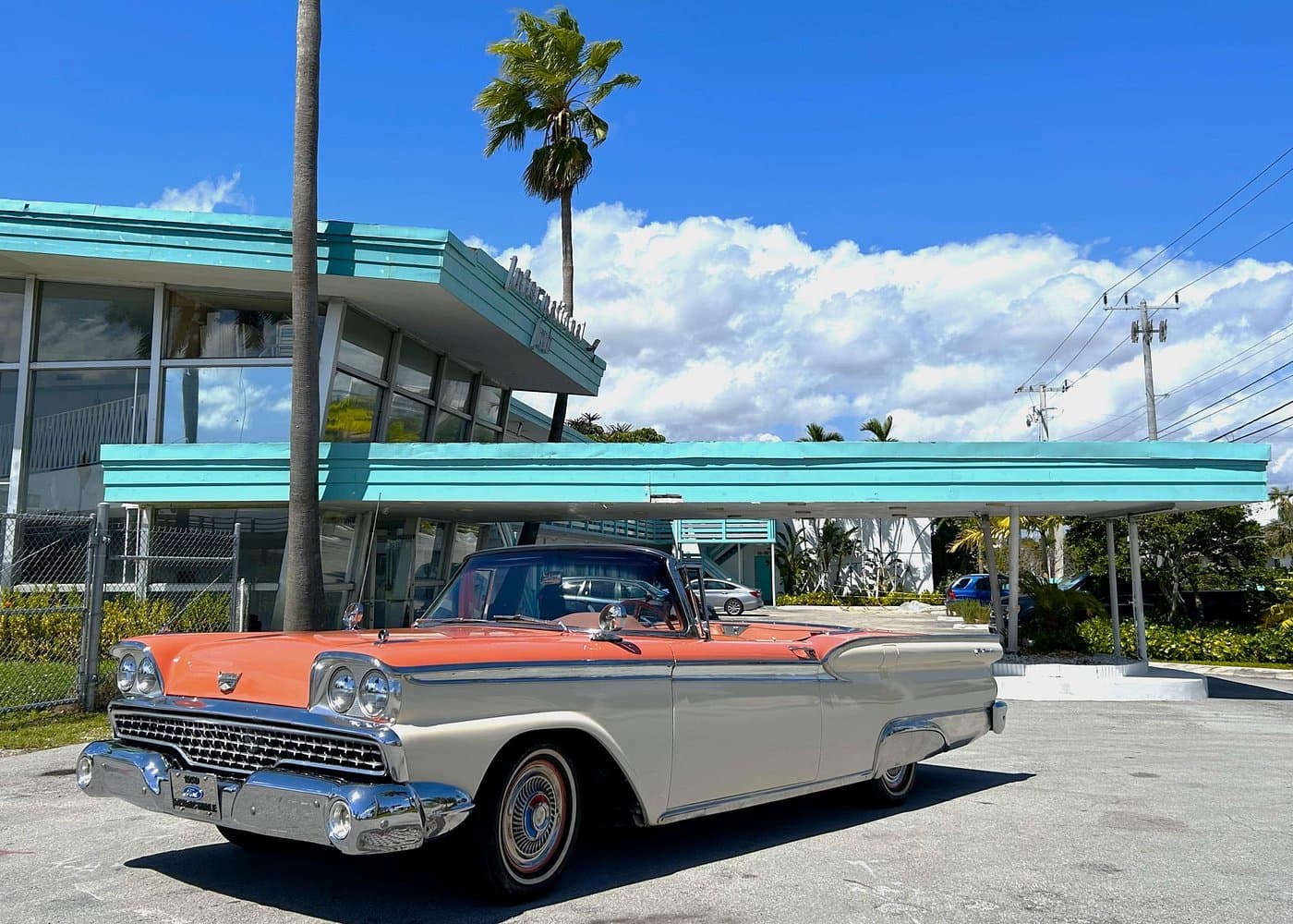 Classic Car Tour of Miami Beach, Wynwood and Little Havana