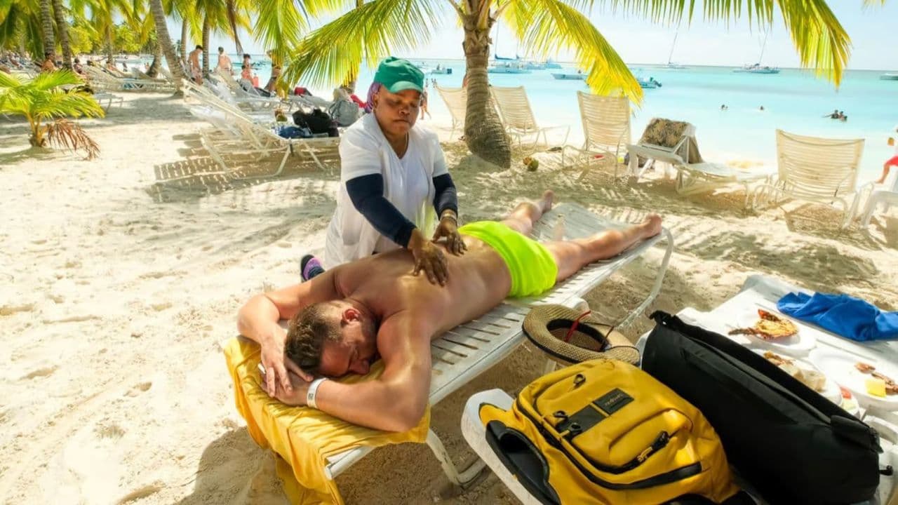From Punta Cana: Saona Island Day Trip with Buffet Lunch