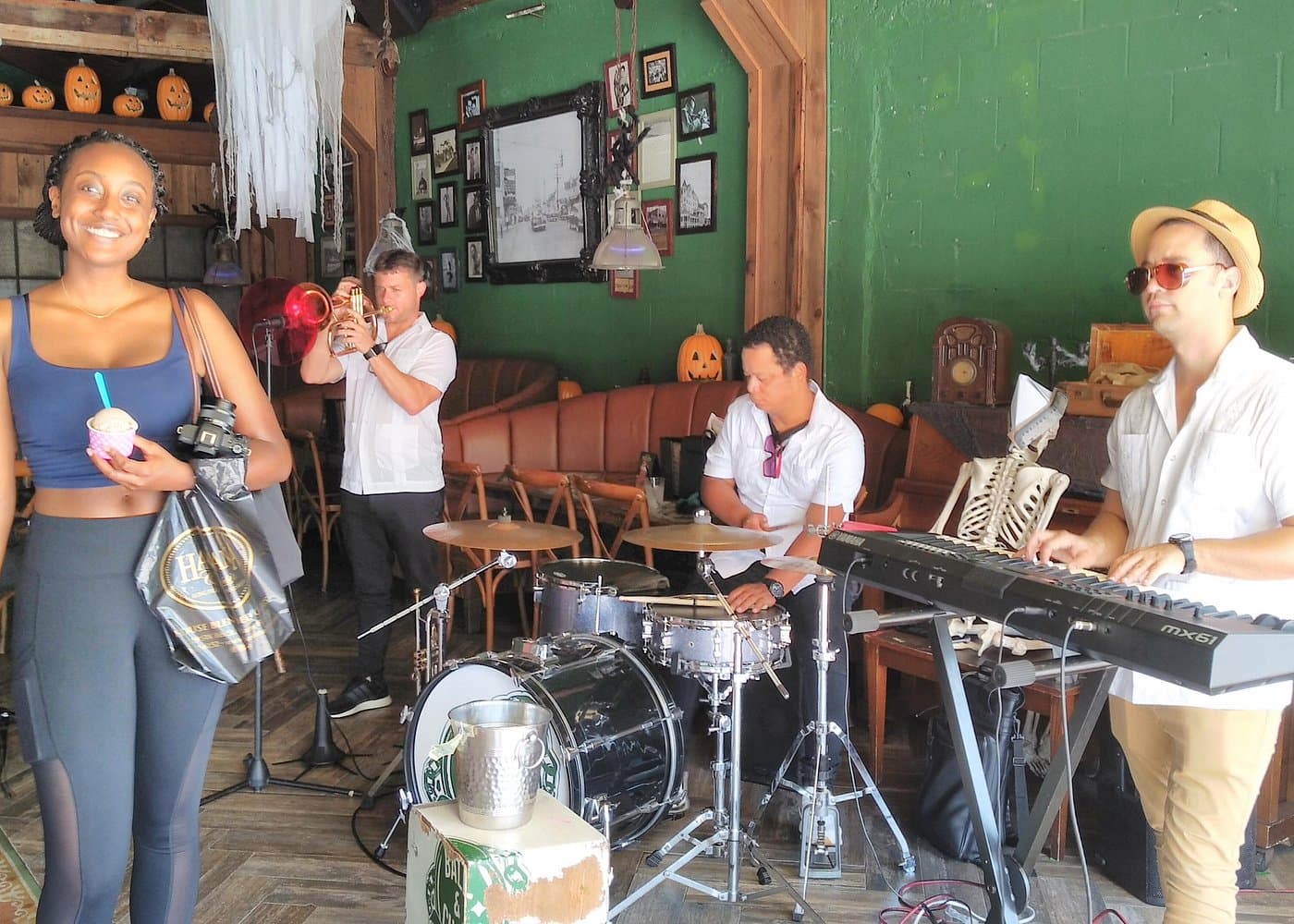 Little Havana Tour Private Cuban Podcaster Art, Museums, Music