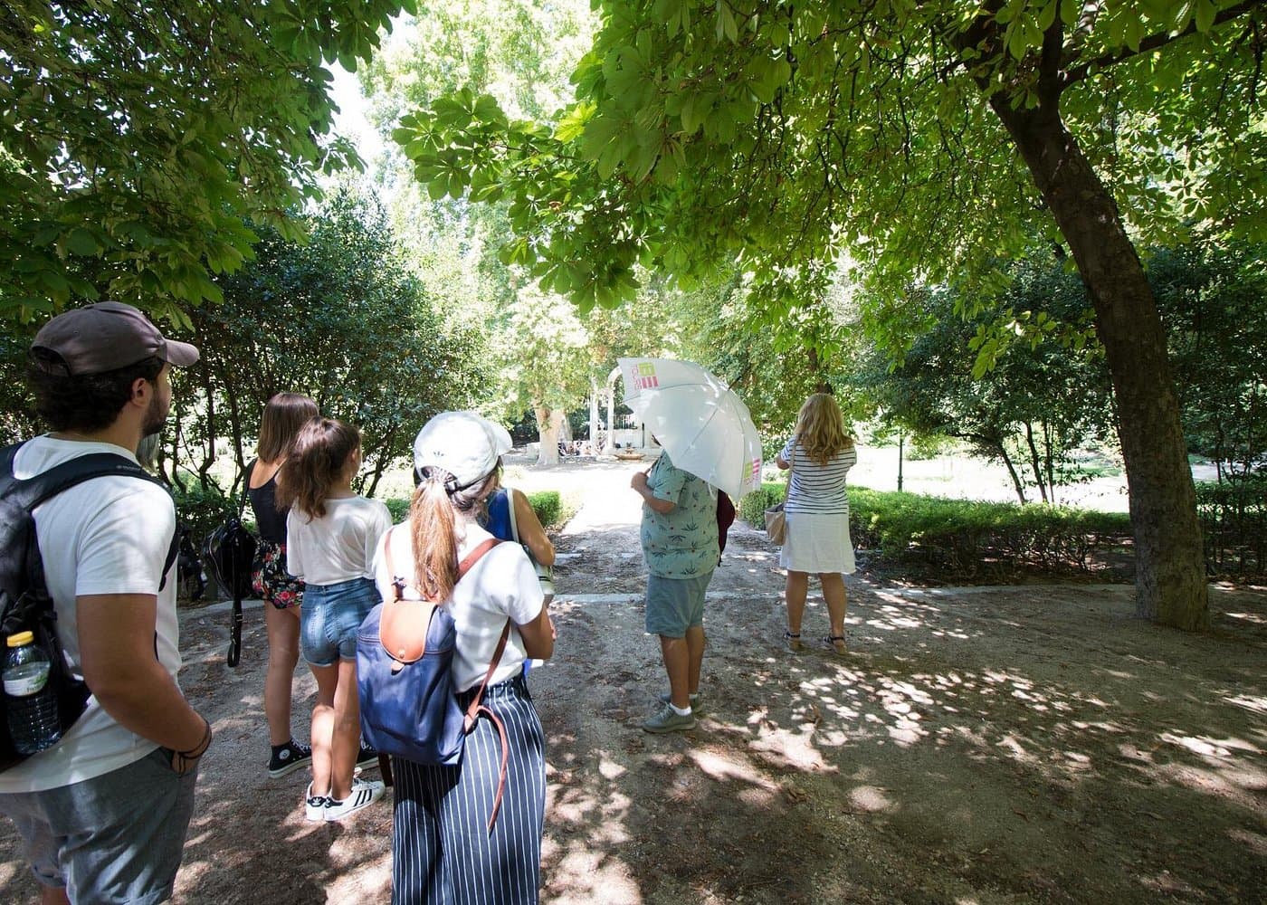 Madrid: El Retiro Park Guided Tour and Tapas