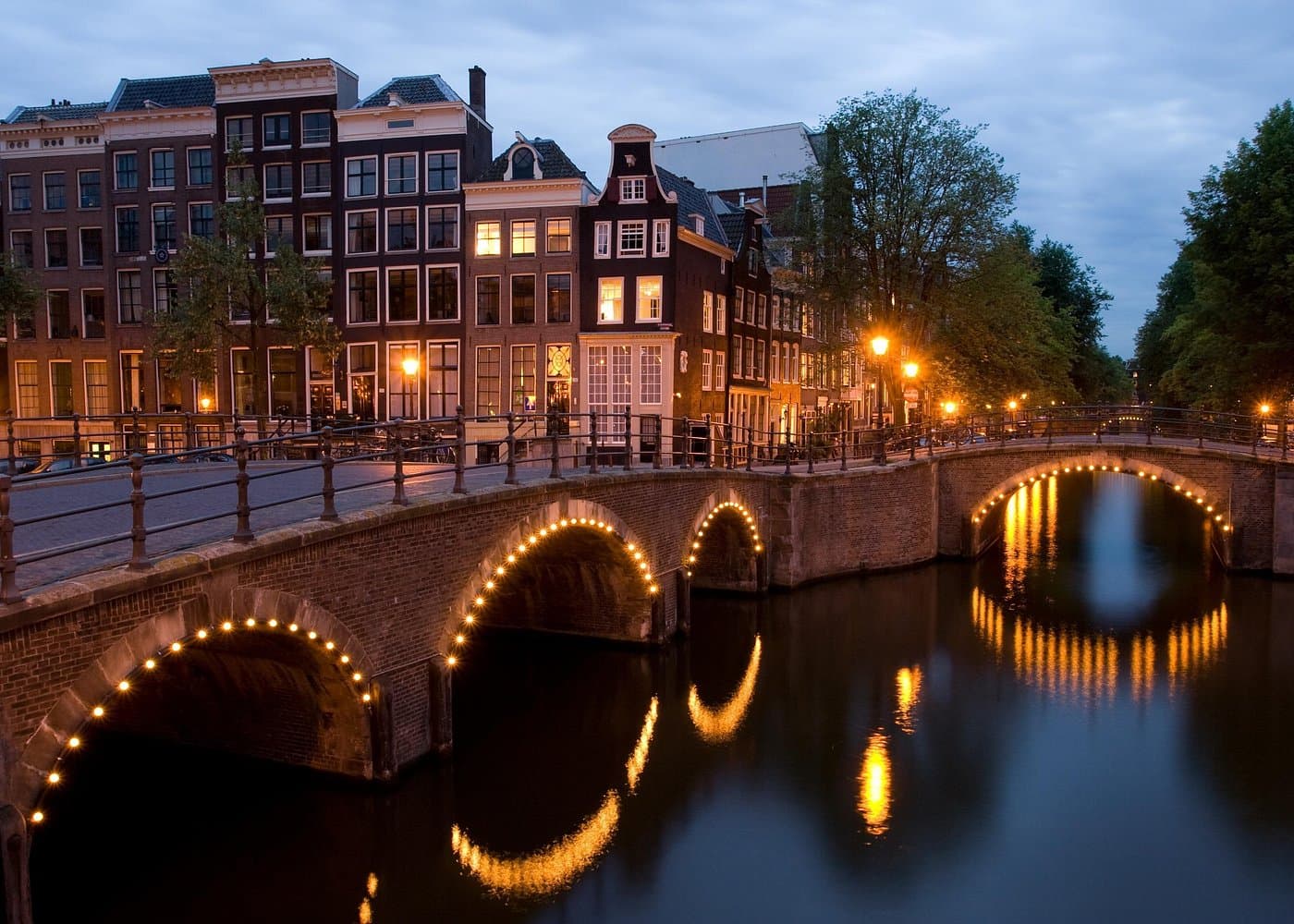 Private 10-hour Day Excursion to Amsterdam from Brussels with Hotel Pick Up