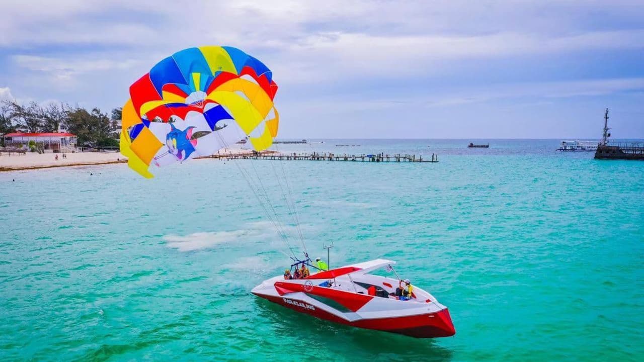 Punta Cana: Parasailing Adventure Adrenaline