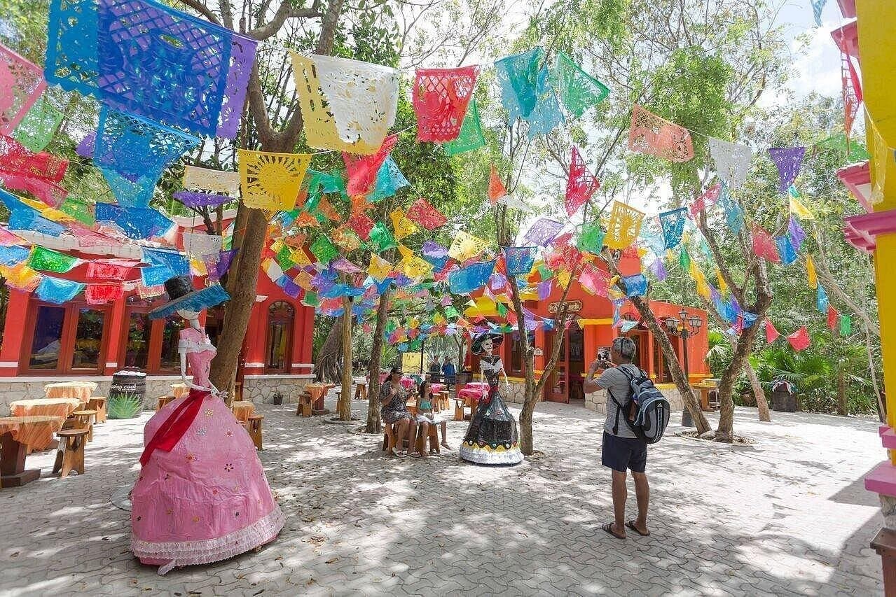 Deluxe Day Pass at Chankanab Park Cozumel with Snorkeling