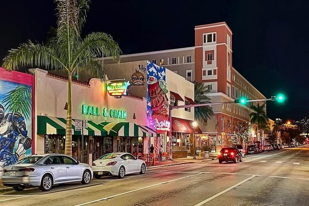 Little Havana Walking Tour – Food Tastings, Traditions & Music