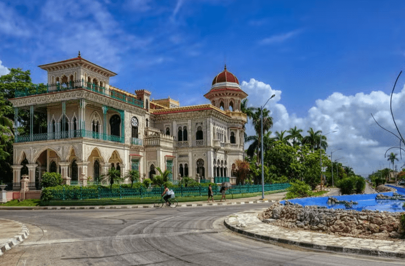 Cienfuegos, Santa Clara & Trinidad Tour