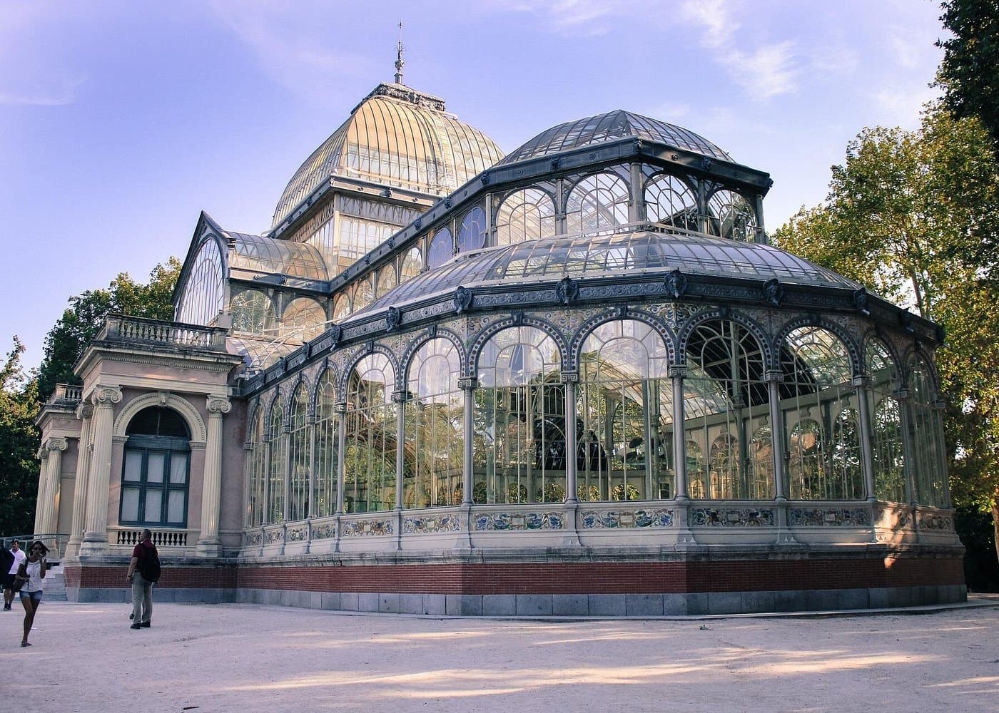 Madrid: El Retiro Park Guided Tour and Tapas