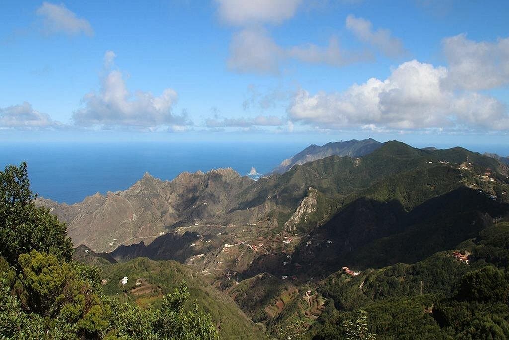 Full day tour visiting Santa Cruz, La Laguna and Anaga - Photo 2 (Gallery view)