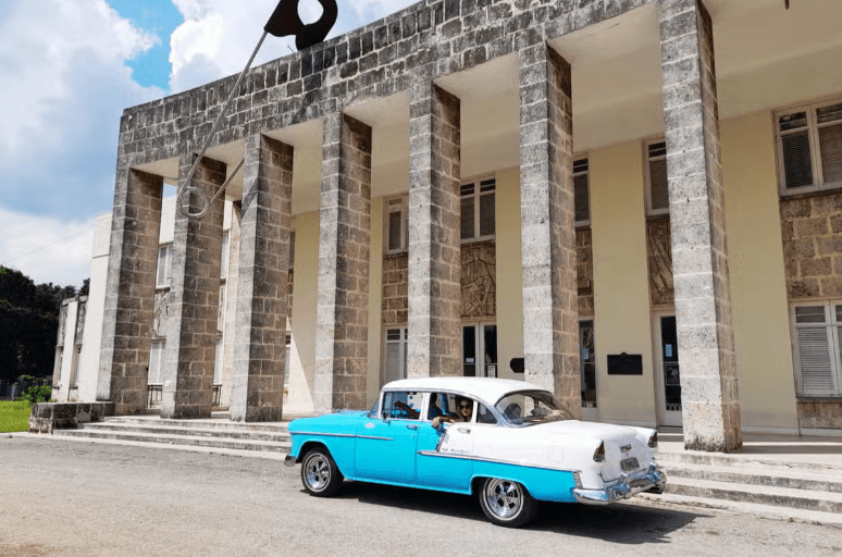 Havana Art Tour by Classic Car