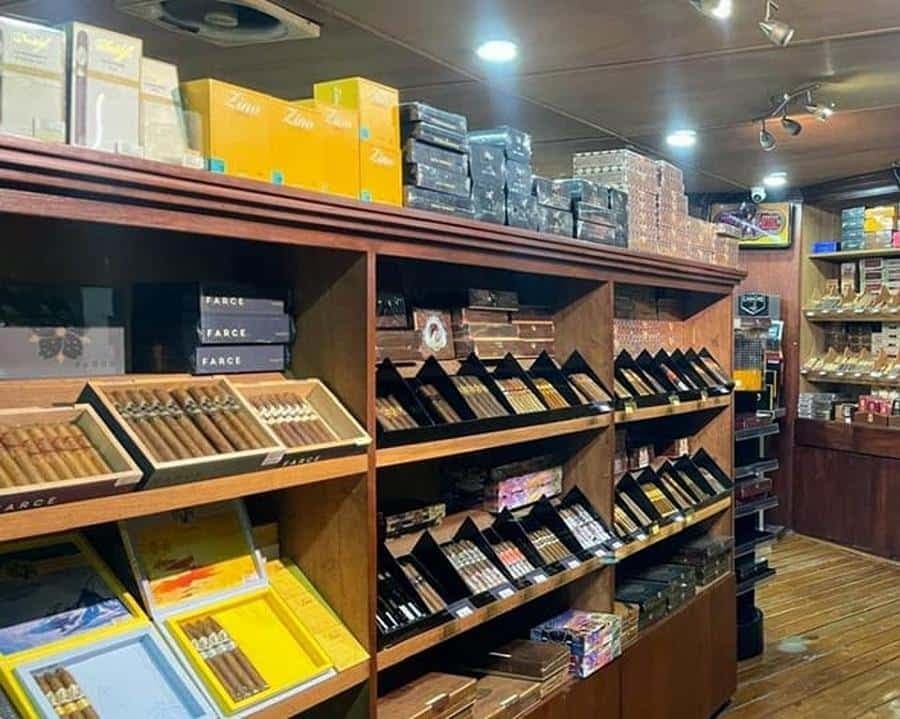 Punta Cana: Don Lucas Cigar Factory & Rum Tour with Pickup