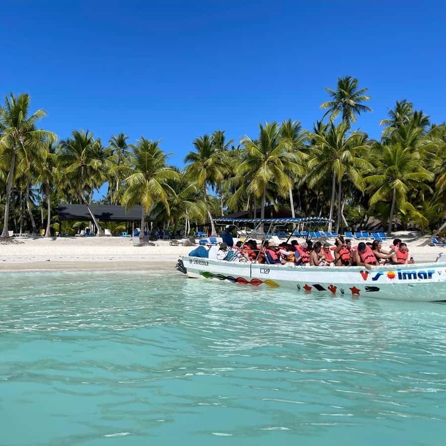 Saona Island Full-Day Cruise, Natural Pool and Lunch - Dominican Republic