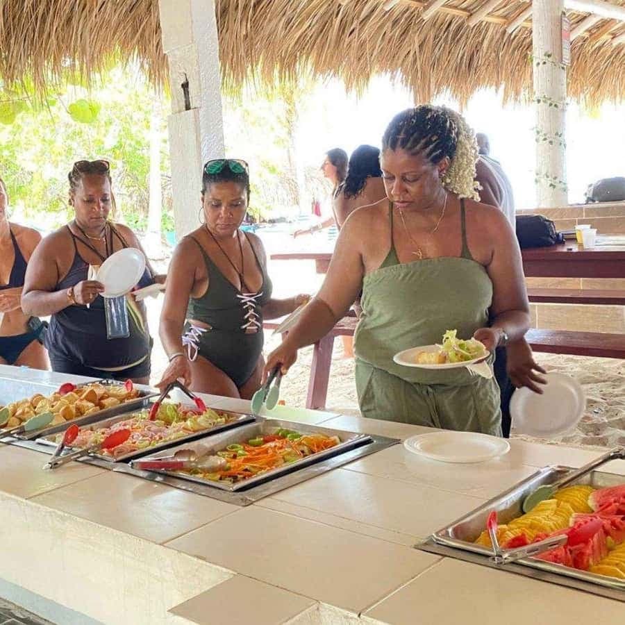 Punta Cana: Catalina Island Snorkeling Trip with Lunch