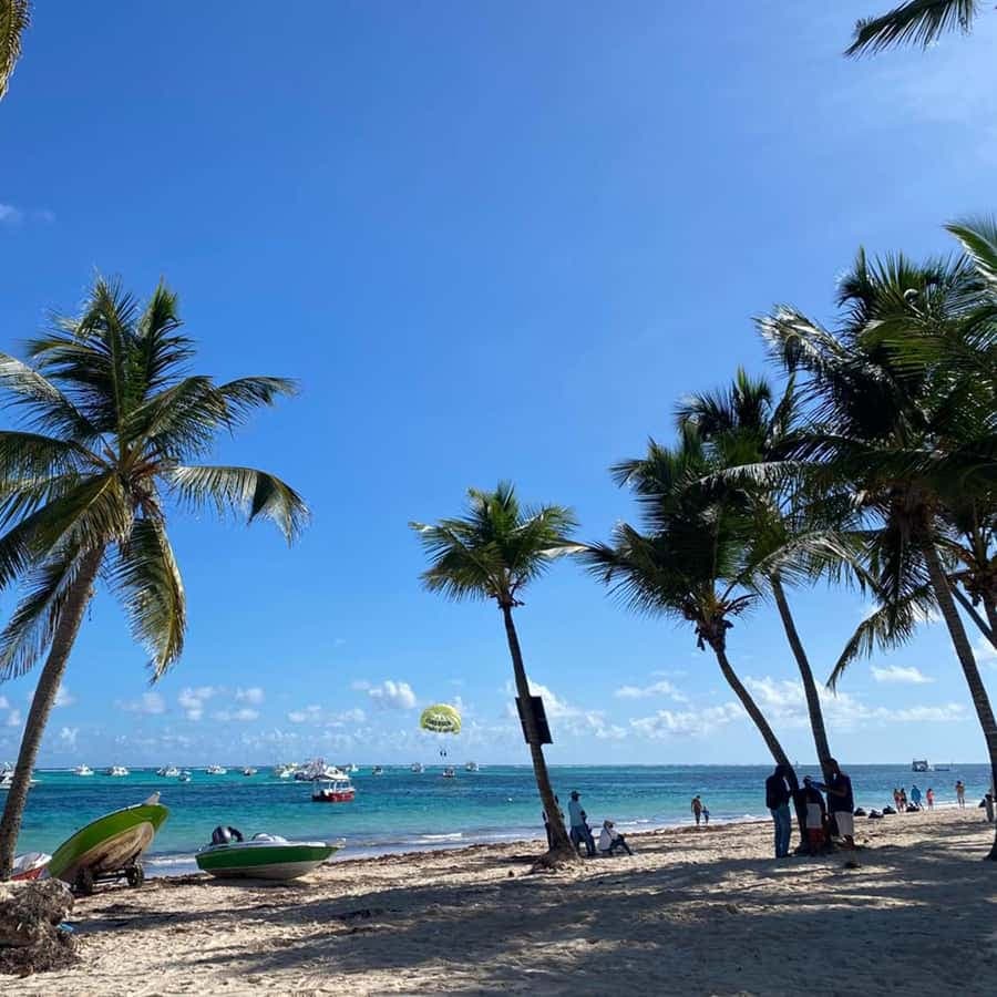 Punta Cana: Catamaran Party Cruise with Snorkeling