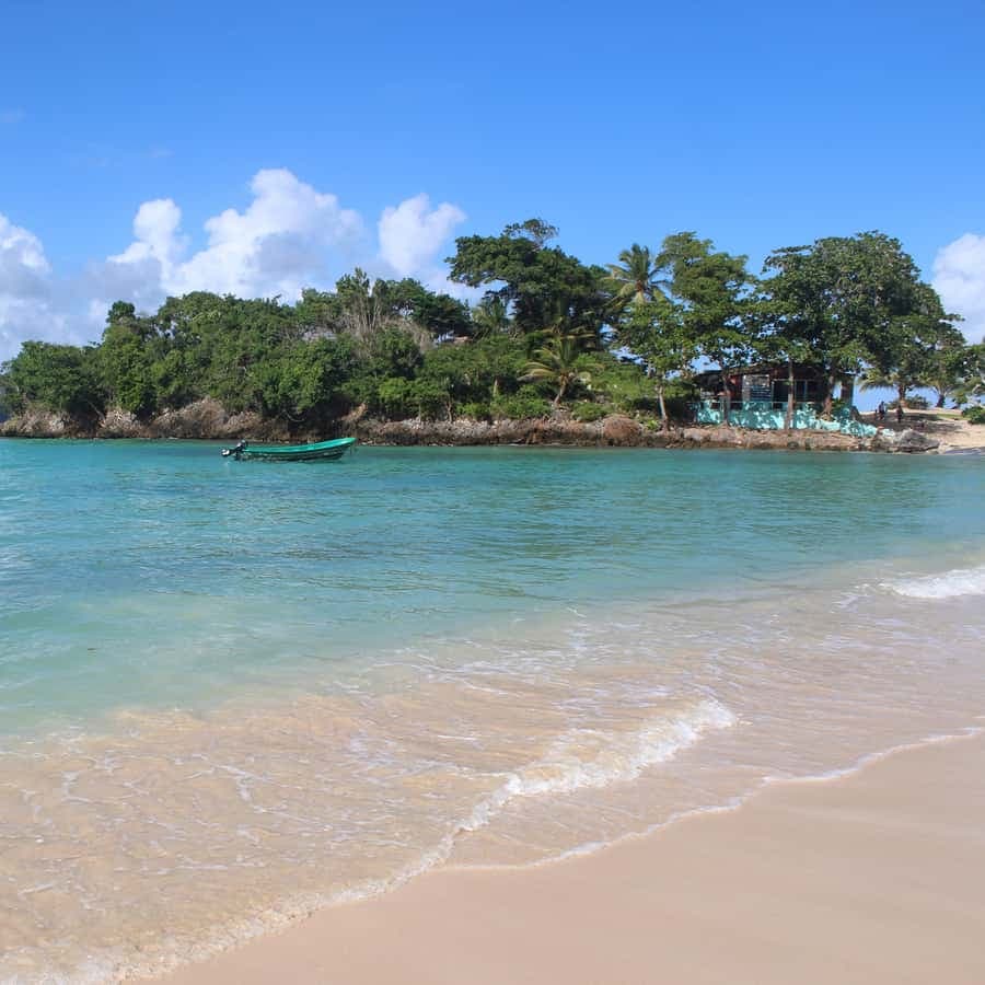 Samana Day Tour: Cayo Levantado & Rincon Bay Paradise