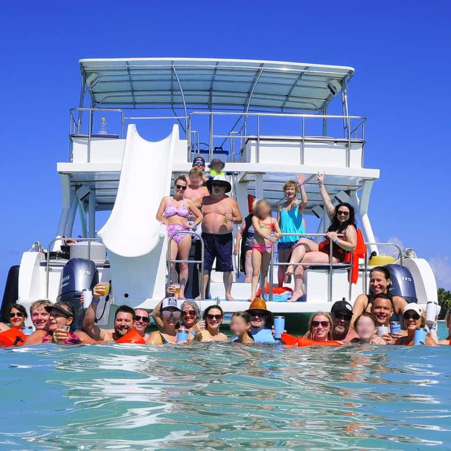 Punta Cana: Catamaran Tour with Reef Snorkeling and Open Bar