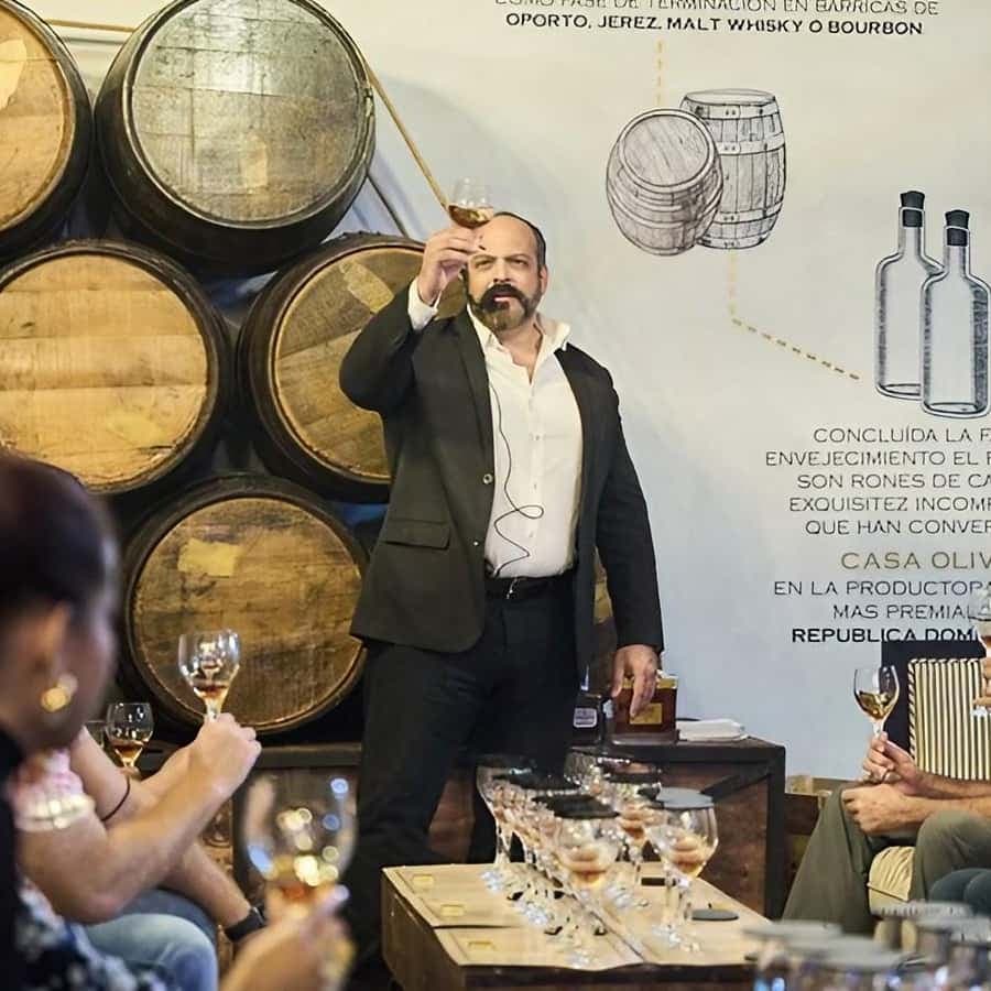 Punta Cana : Premium Rum Tasting & Hand-Rolled Cigar Pairing