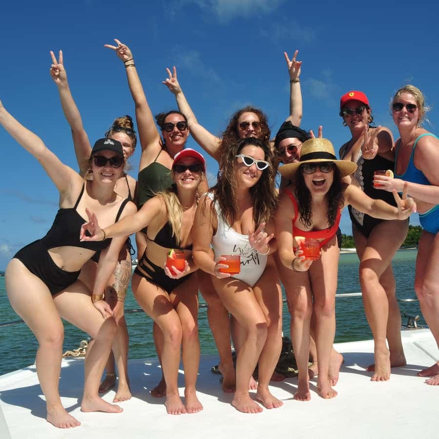 Punta Cana: Booze Cruise with Snorkel and Natural Pool Stop
