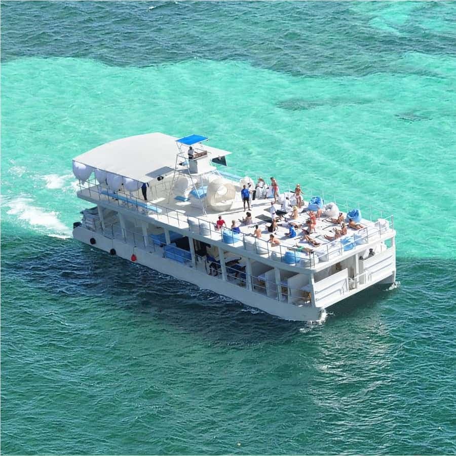 Saiiling Splash Tour Speedboat, Snorkel, and Catamaran