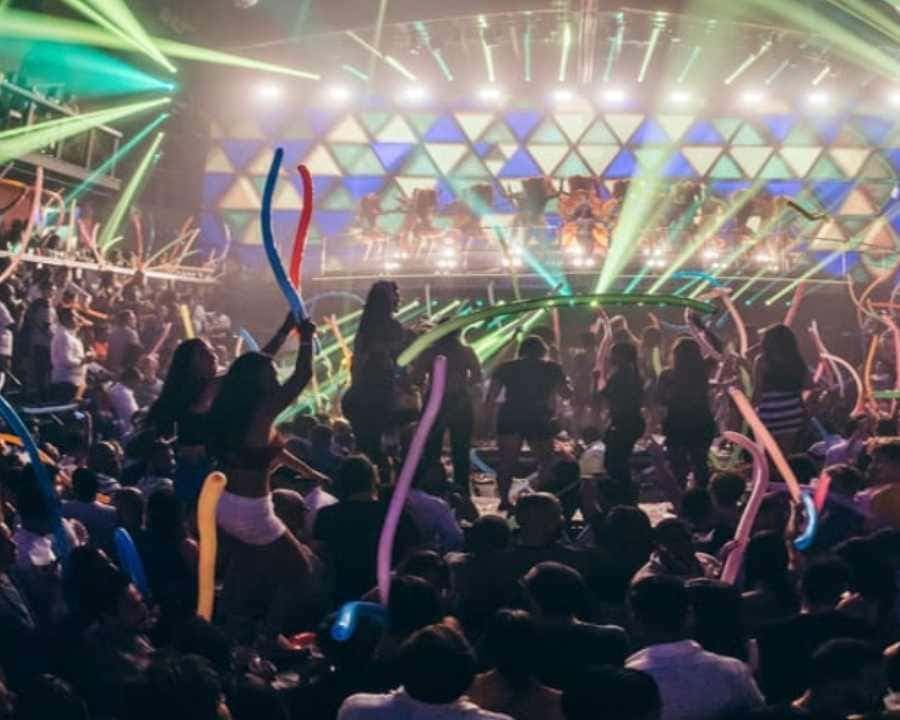 Punta Cana: Coco Bongo Nightclub Entry Tour with Transfers