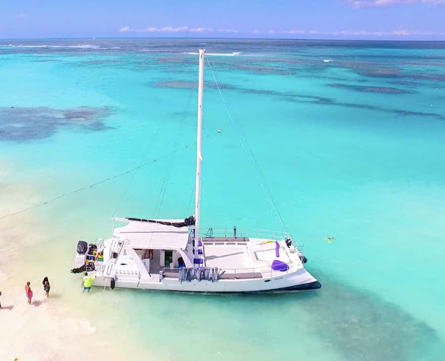 Punta Cana: Party Boat Booze Cruise with Hotel Transfers