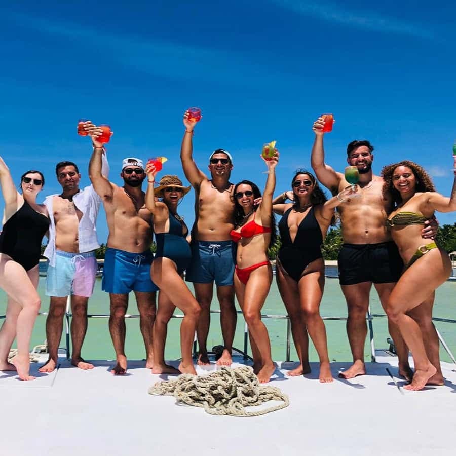 Punta Cana: Catamaran Party Cruise with Snorkeling