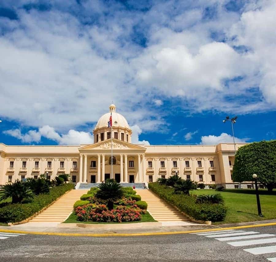 Punta Cana: Santo Domingo Colonial City Tour with Lunch