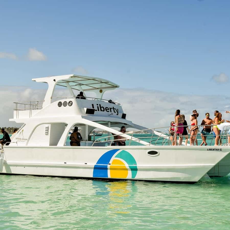 Punta Cana Private Catamaran with Snorkeling & Natural Pool