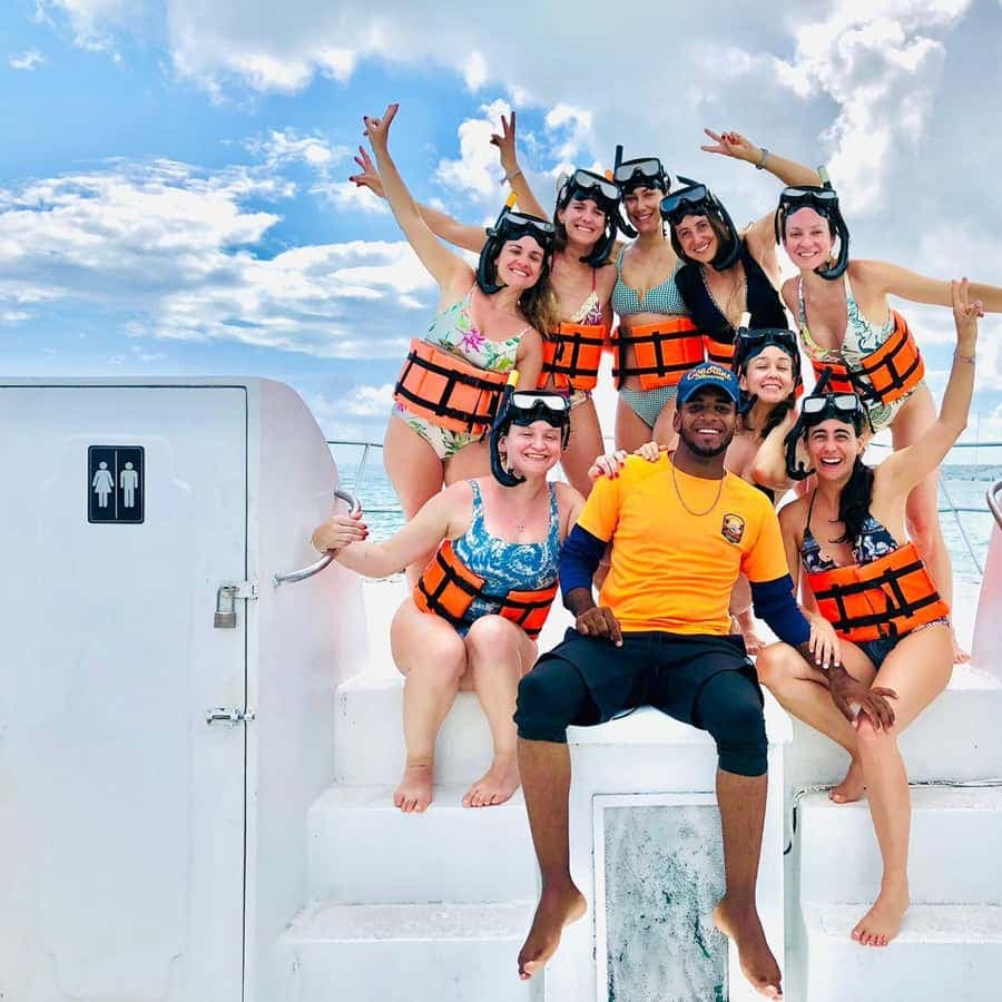 Punta Cana: Private Party Boat Cruise with Drinks and Snacks