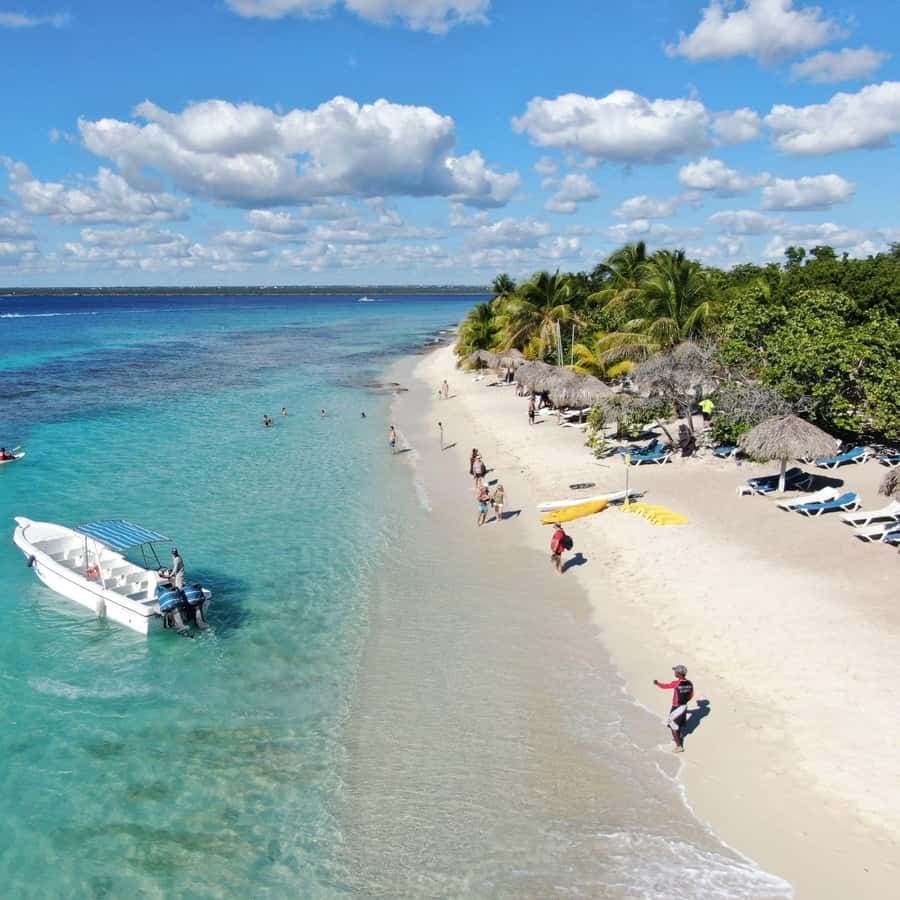 Punta Cana: Catalina Island Snorkeling Trip with Lunch