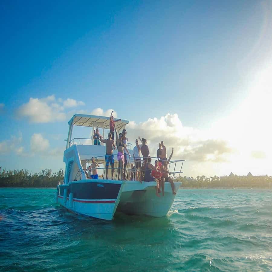 Punta Cana: Catamaran Party Cruise with Snorkeling