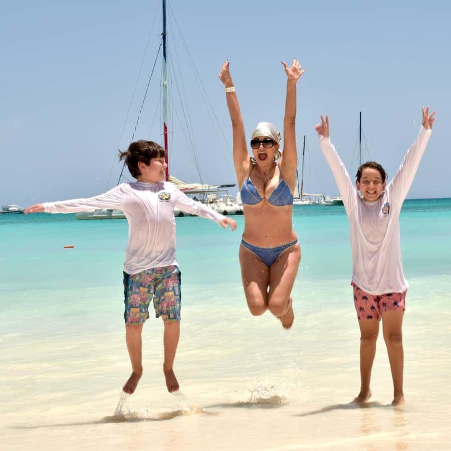 Punta Cana: Saona Island Private Yacht Tour with Snorkeling
