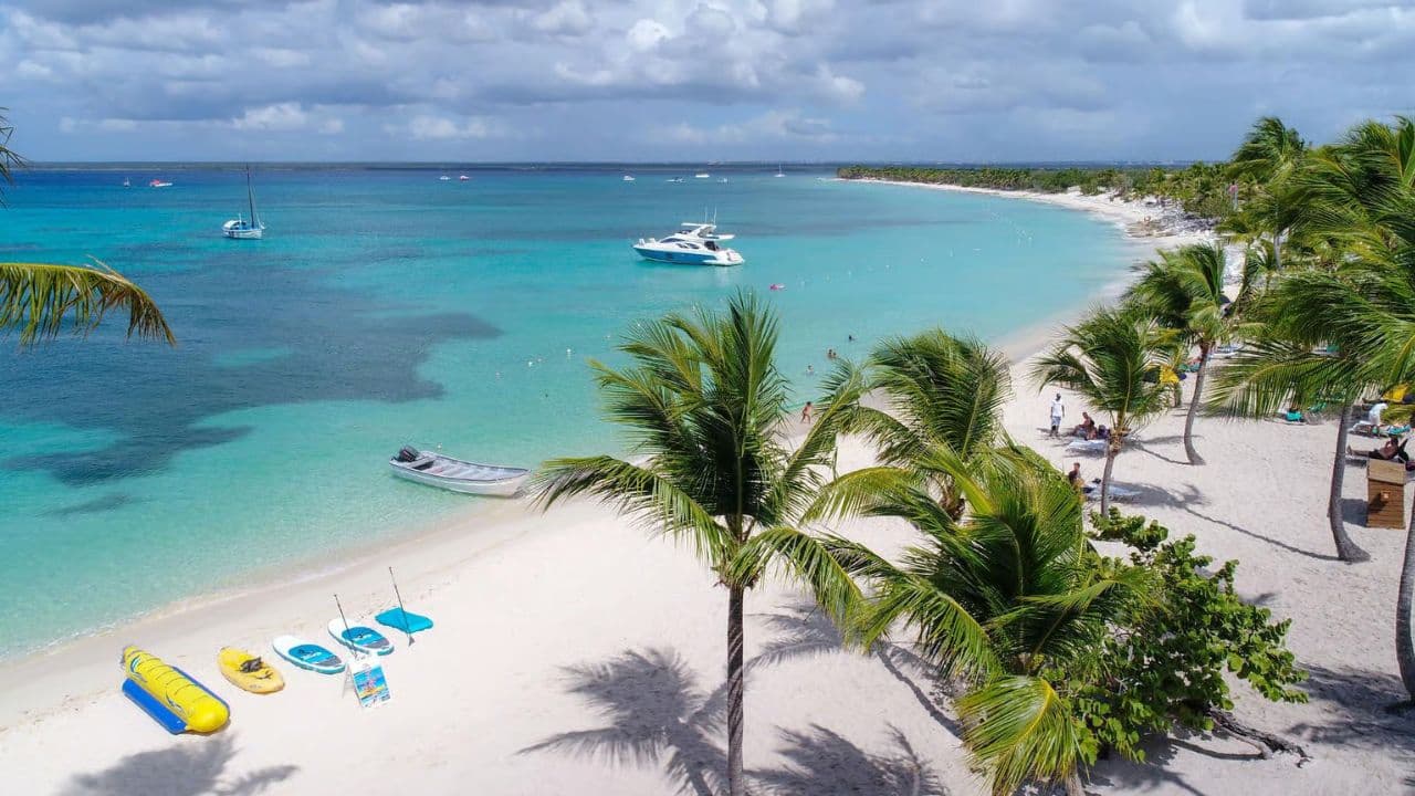 Punta Cana: Catalina Island Private Day Trip with Snorkeling
