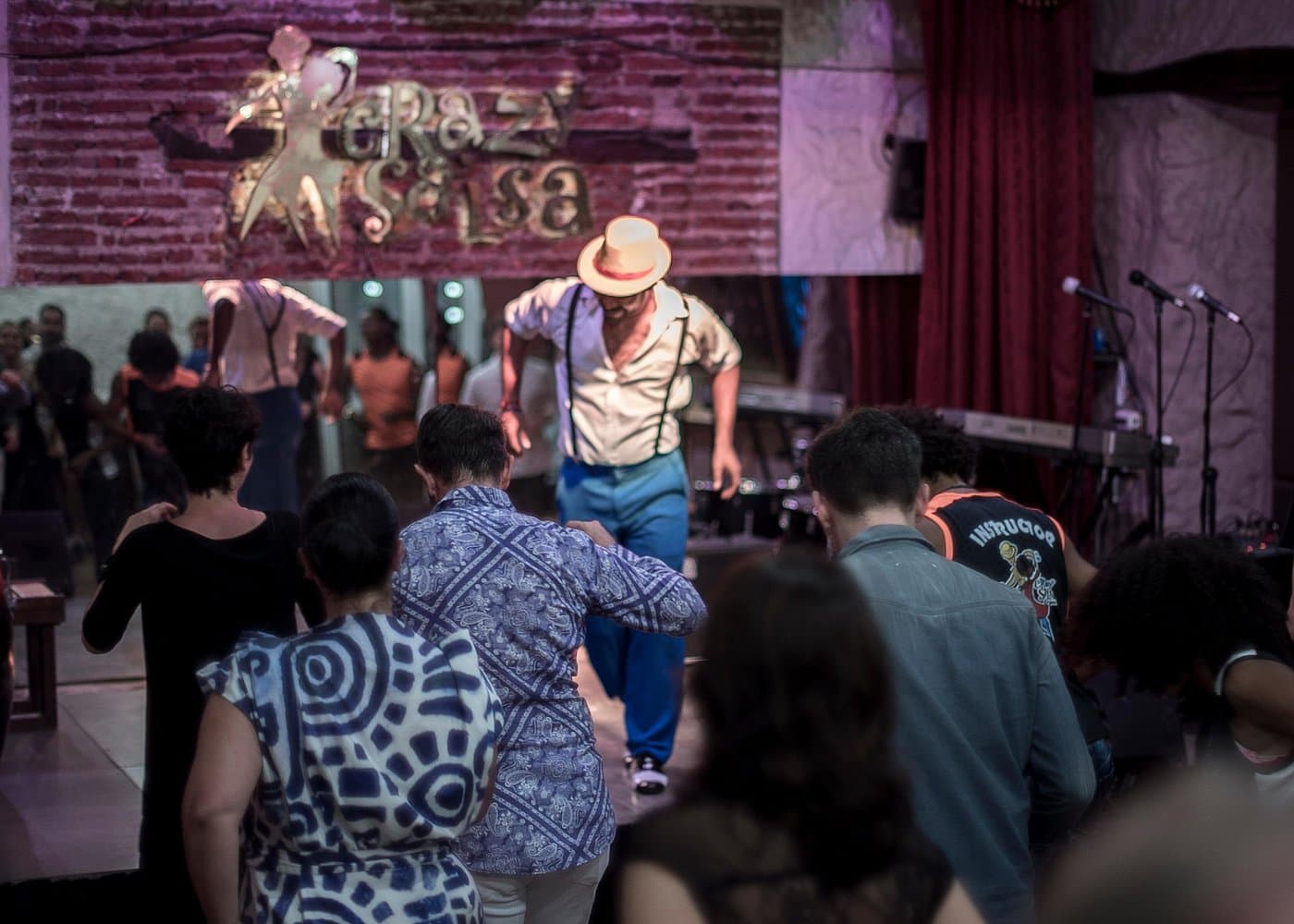 Salsa Tour in Cartagena with admission Ticket to Café Havana